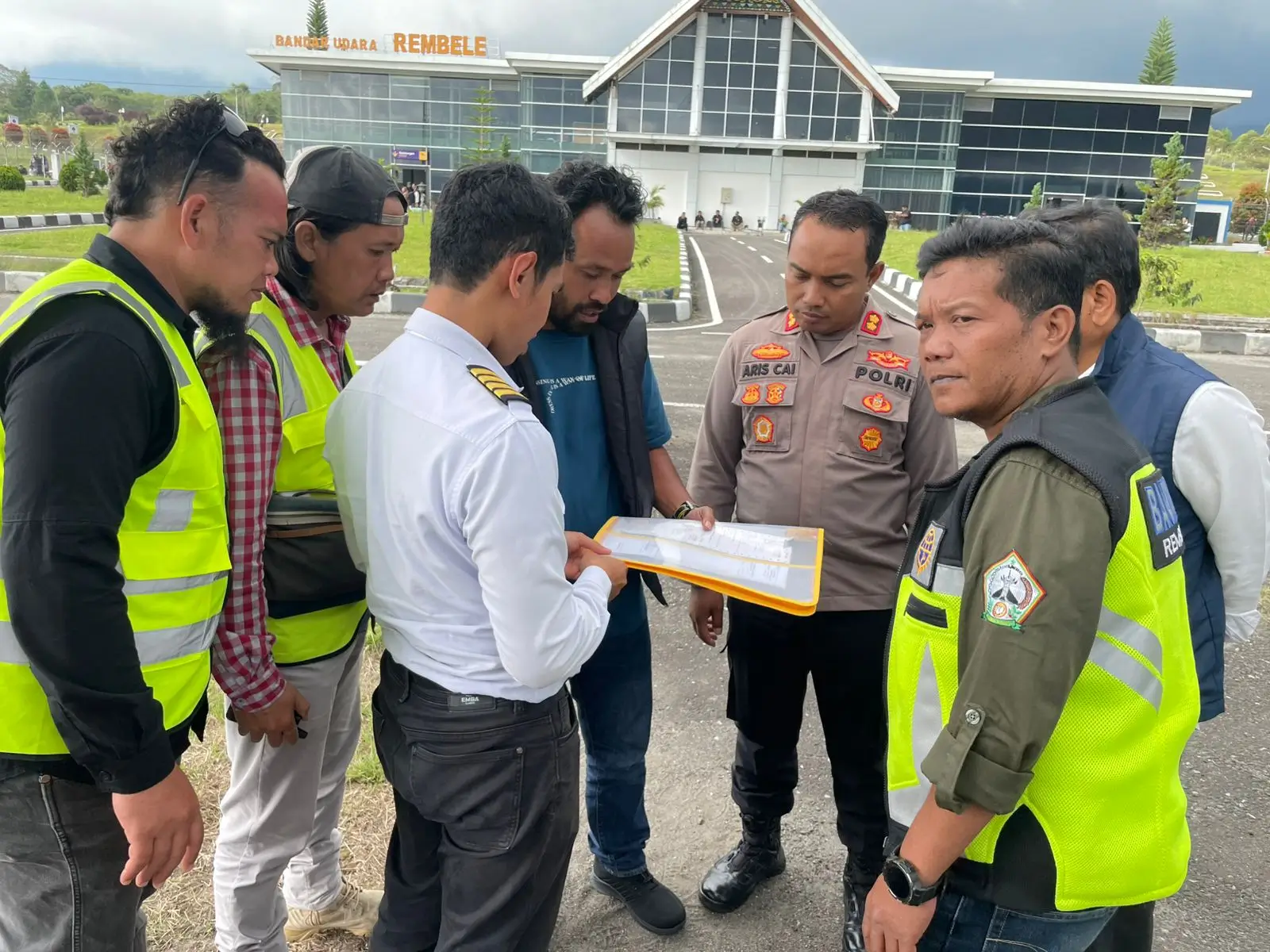 Pertamina Patra Niaga Salurkan BBM Menggunakan Pesawat Perintis ke Wilayah Terdampak Bencana di Bener Meriah dan Aceh Tengah